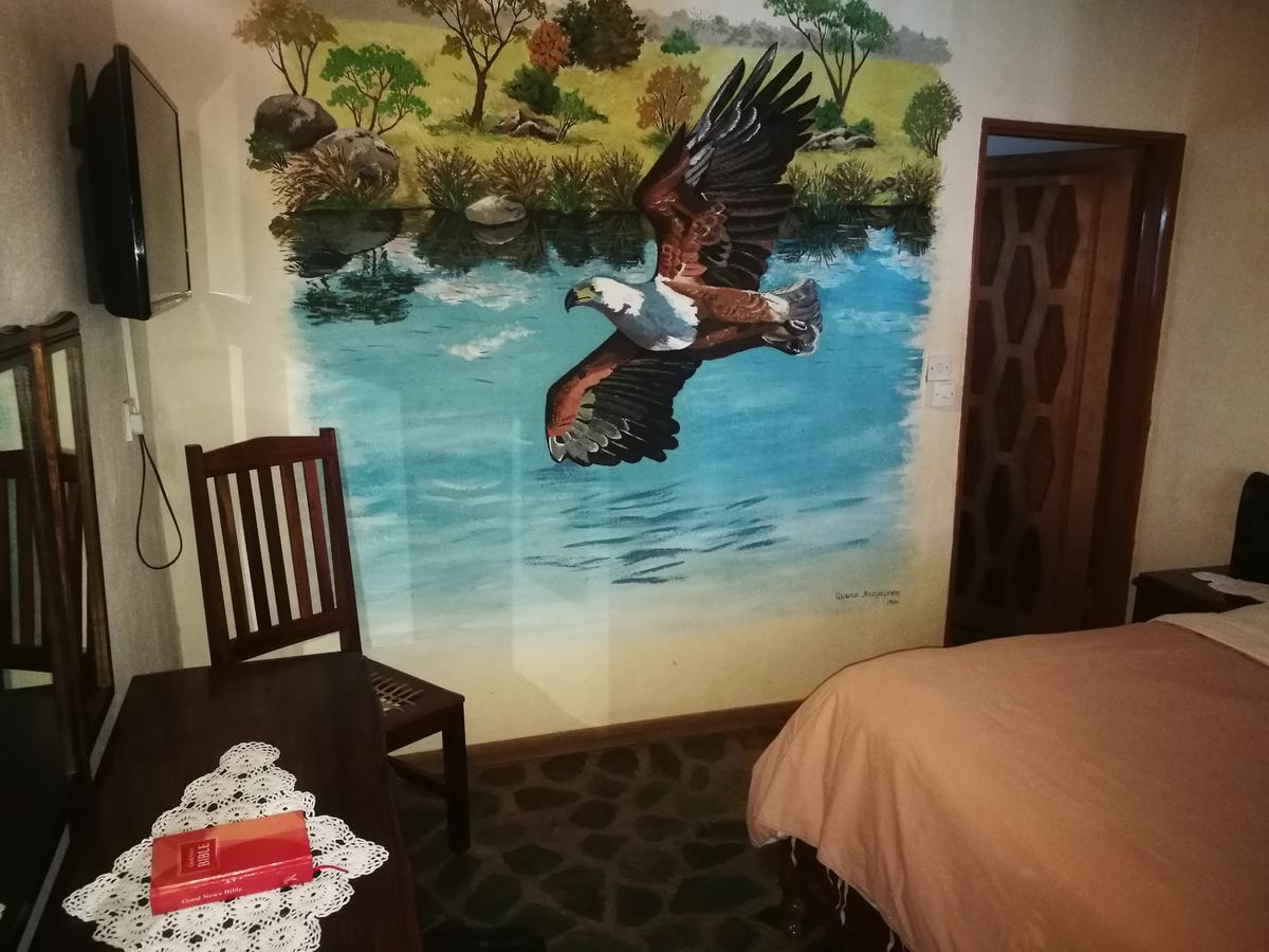 Parrot Lodge ブラワヨ エクステリア 写真
