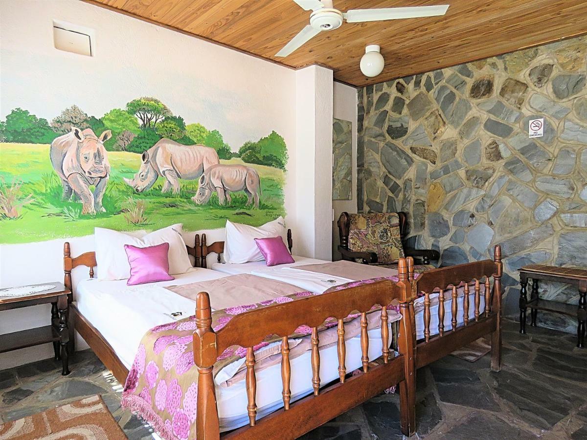 Parrot Lodge ブラワヨ エクステリア 写真