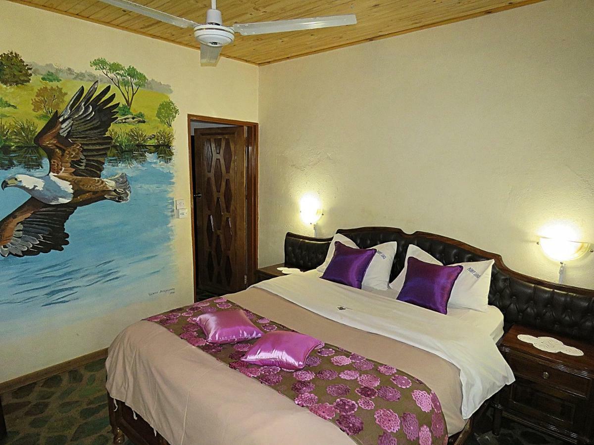 Parrot Lodge ブラワヨ エクステリア 写真